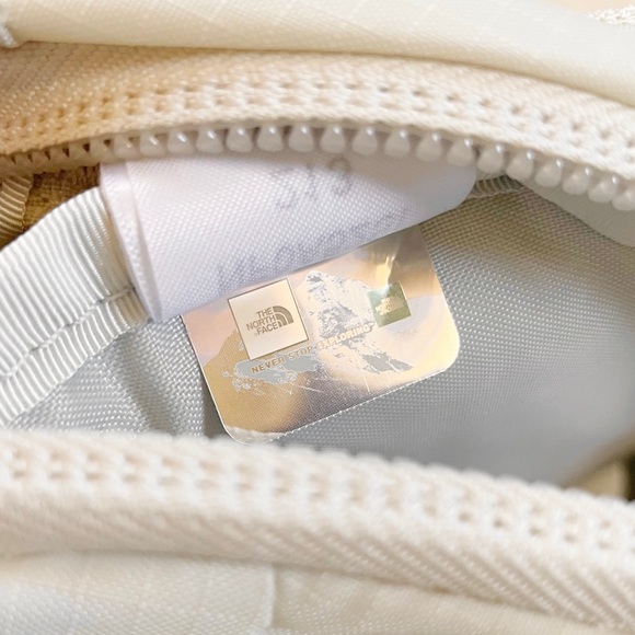 The North Face Women’s Borealis 27 Liter Backpack In Vintage White - Picture 8 of 8